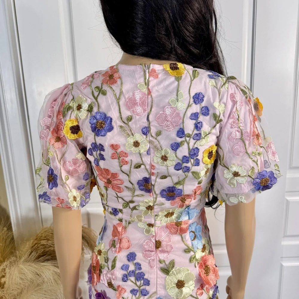 WOMEN'S 3D FLORAL BODYCON MINI DRESS WITH PUFF SLEEVES - Picture 10 of 13